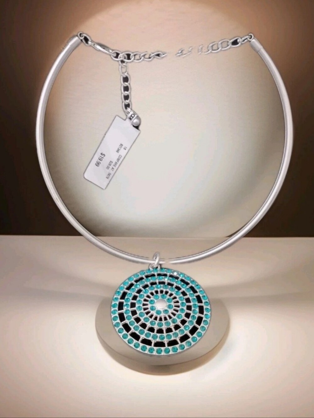 Silver Choker Necklace with Turquoise Circular Pendant